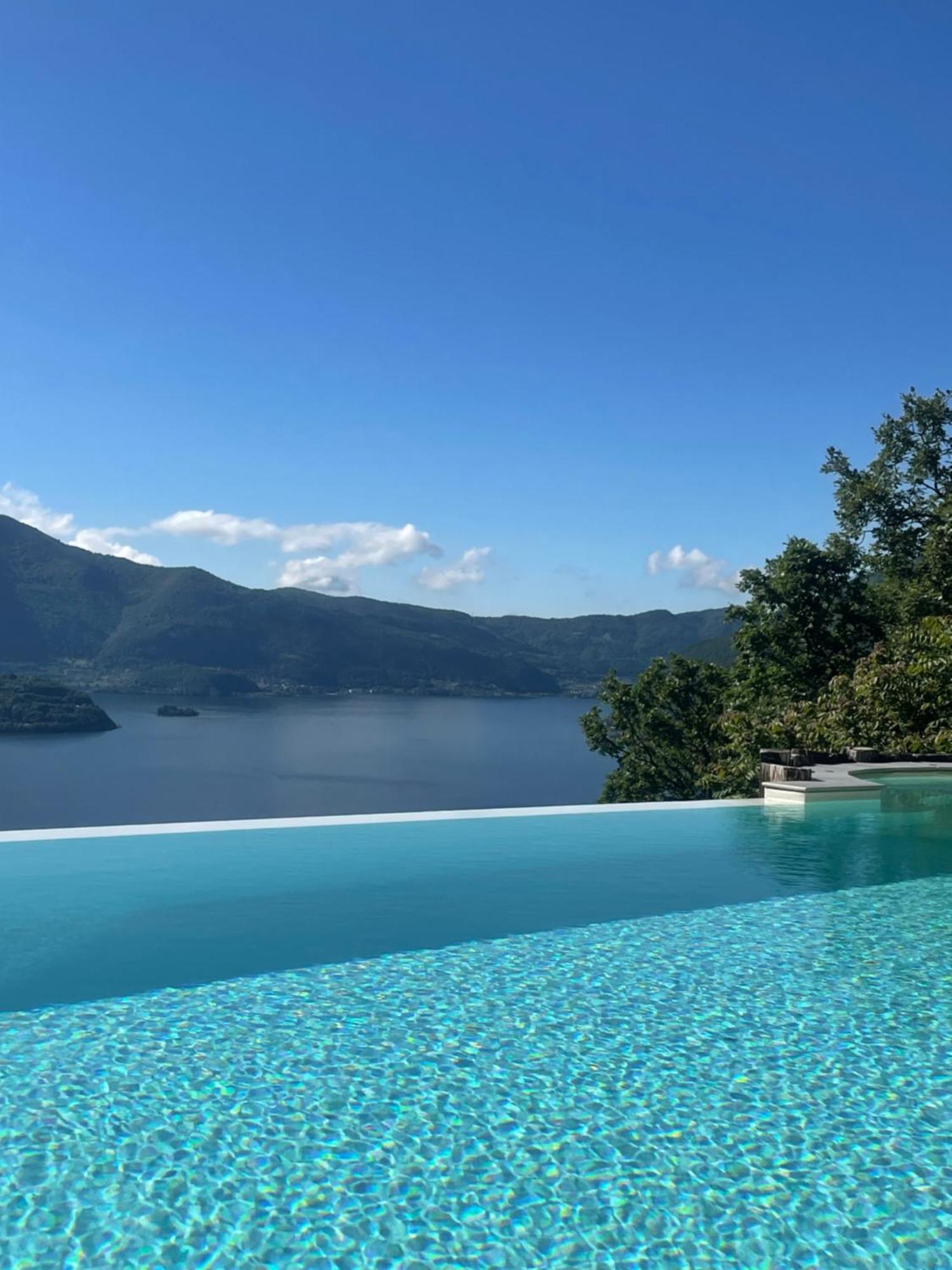 Mia Isola With Lake View, Garden And Swimming Pool Parzanica 외부 사진