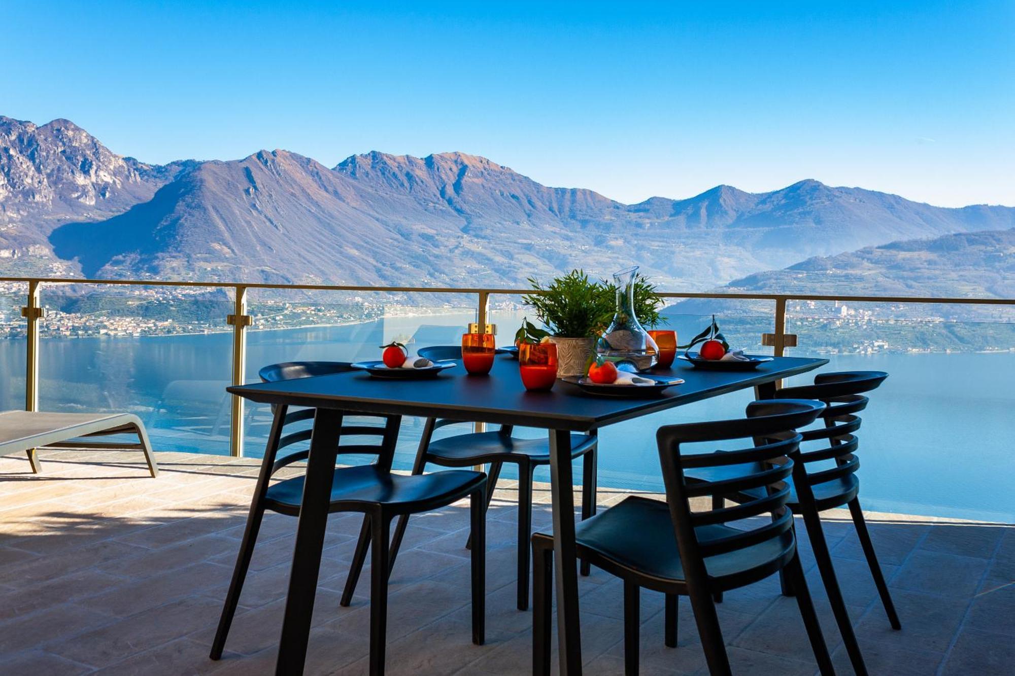Mia Isola With Lake View, Garden And Swimming Pool Parzanica 외부 사진