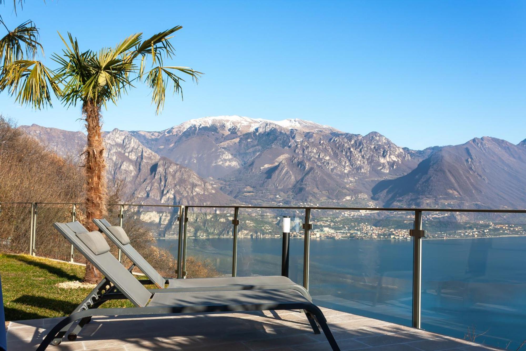 Mia Isola With Lake View, Garden And Swimming Pool Parzanica 외부 사진