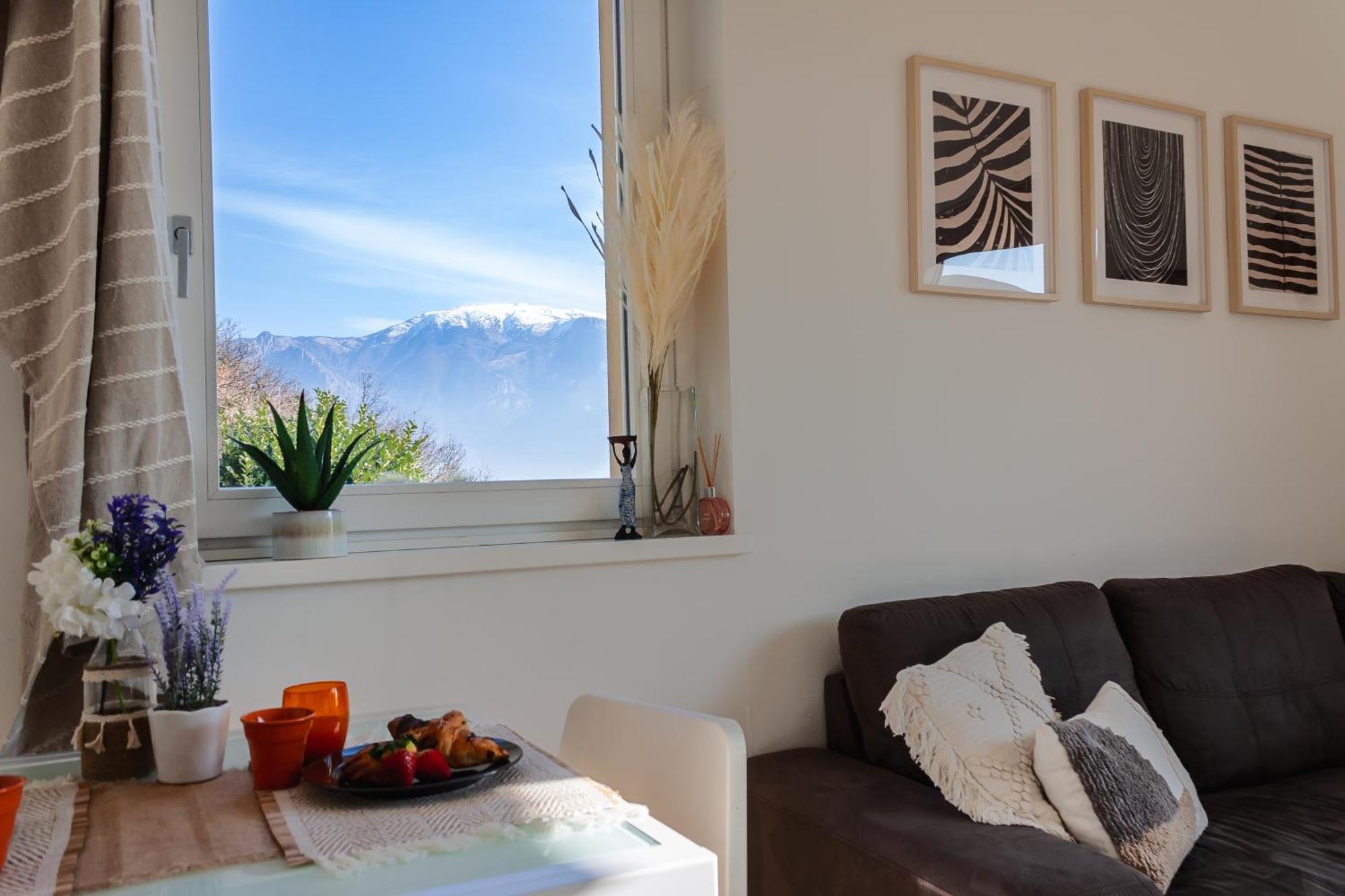 Mia Isola With Lake View, Garden And Swimming Pool Parzanica 외부 사진