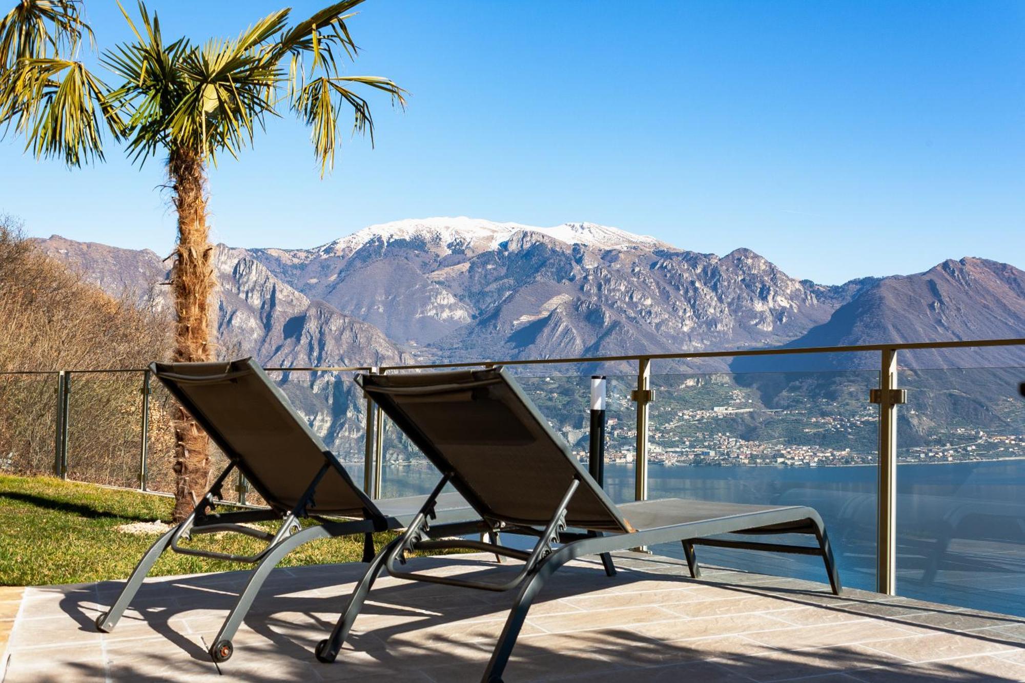 Mia Isola With Lake View, Garden And Swimming Pool Parzanica 외부 사진