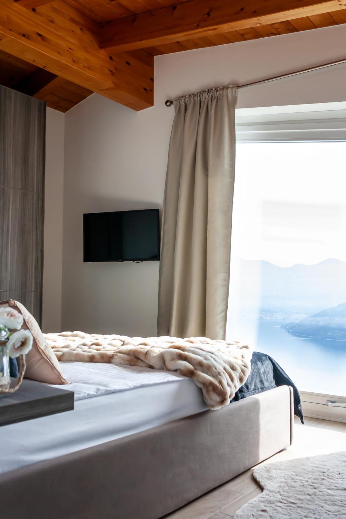 Mia Isola With Lake View, Garden And Swimming Pool Parzanica 외부 사진