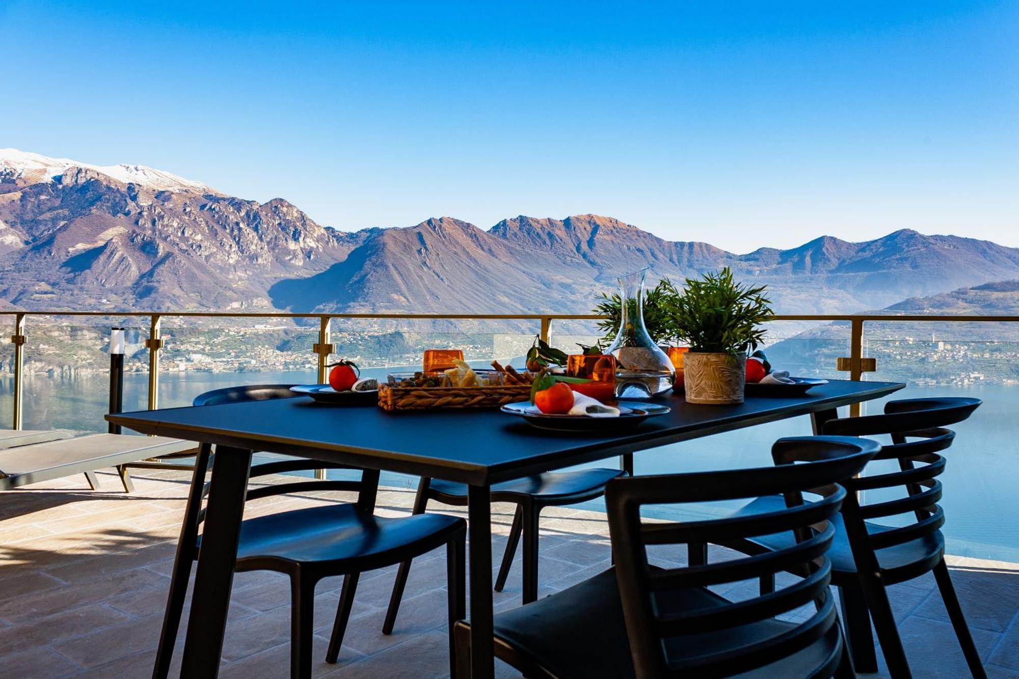 Mia Isola With Lake View, Garden And Swimming Pool Parzanica 외부 사진