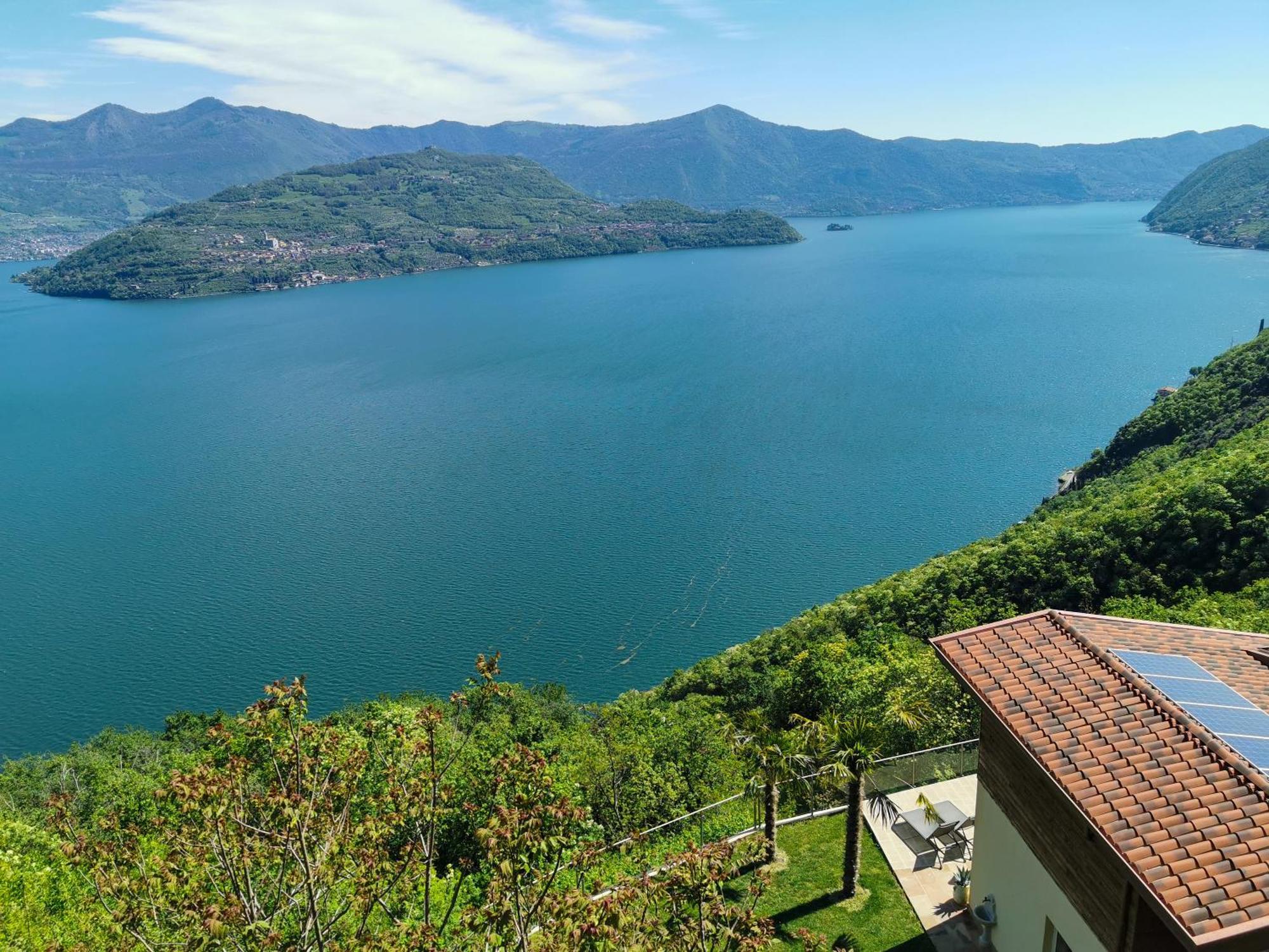 Mia Isola With Lake View, Garden And Swimming Pool Parzanica 외부 사진