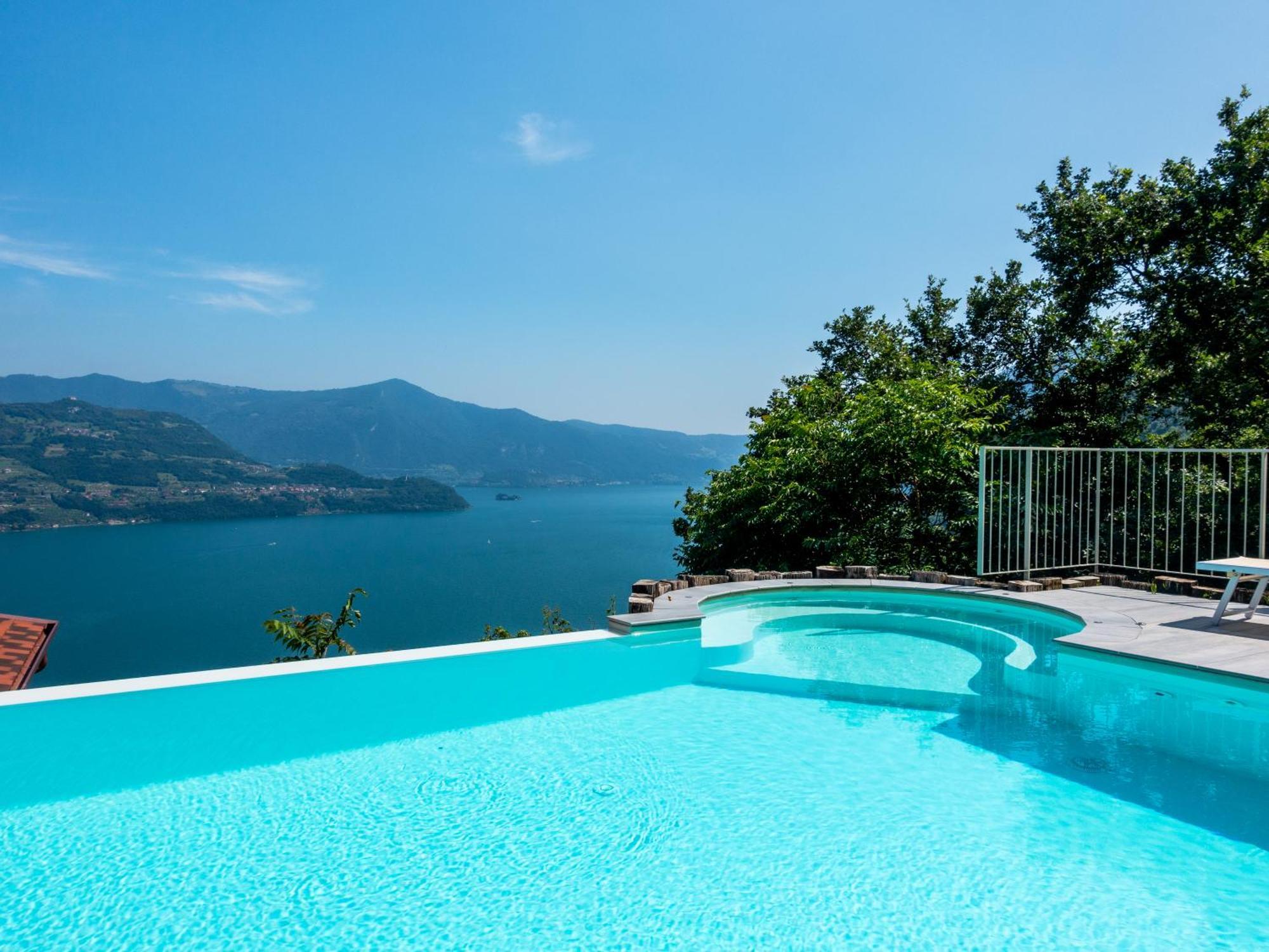 Mia Isola With Lake View, Garden And Swimming Pool Parzanica 외부 사진